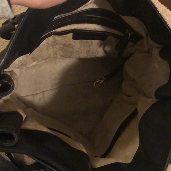 Michael Kors Large Hamilton Bag - Picture 2 of 5